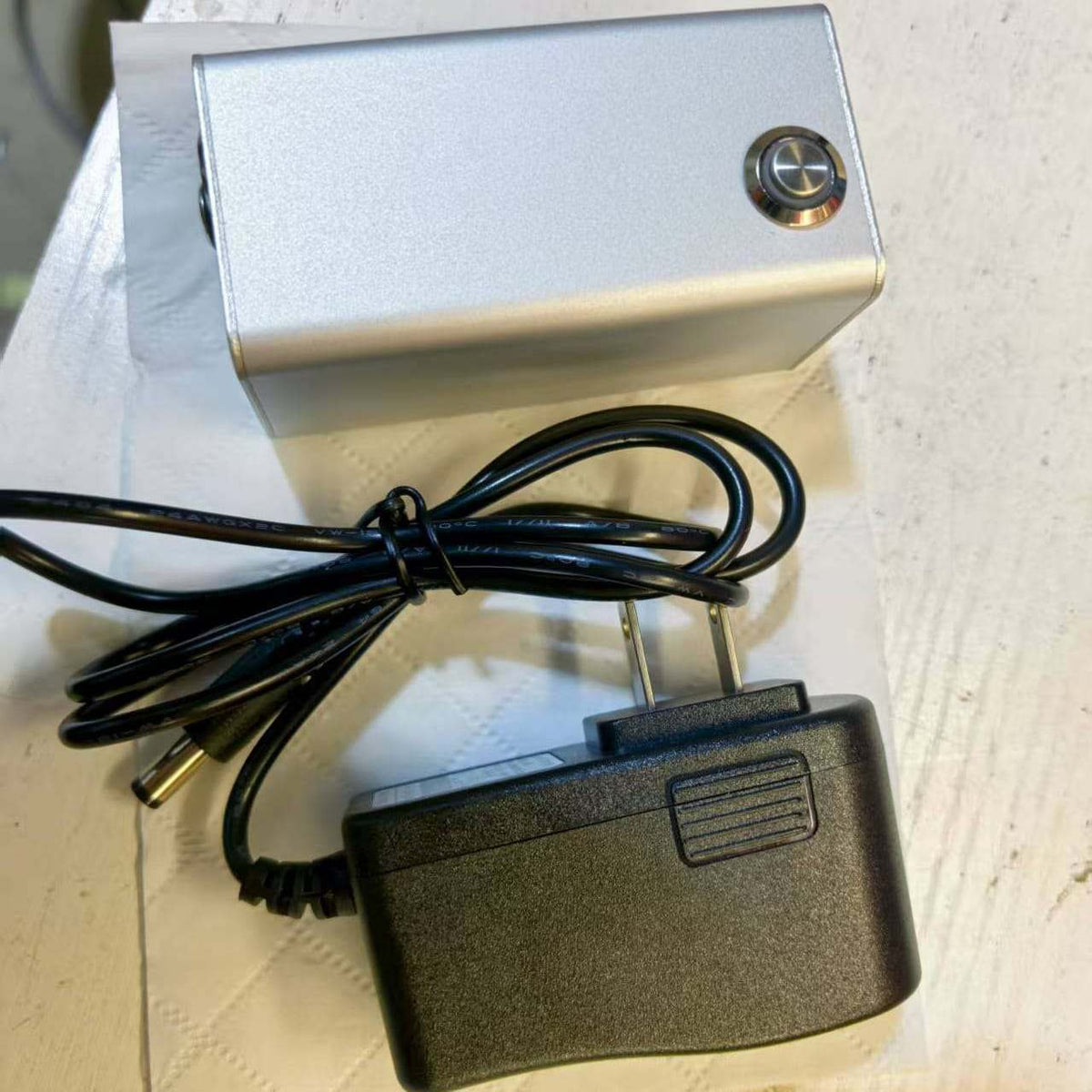 Glad Laser 80W handheld laser igniter supplied with 12.6V 1A DC charger